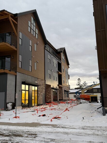 121 Ski Idlewild Rd, Winter Park, CO à louer - Photo du bâtiment - Image 3 de 9