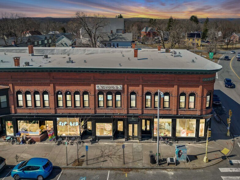 76-96 Maple St, Florence, MA à vendre - Photo du bâtiment - Image 2 de 15