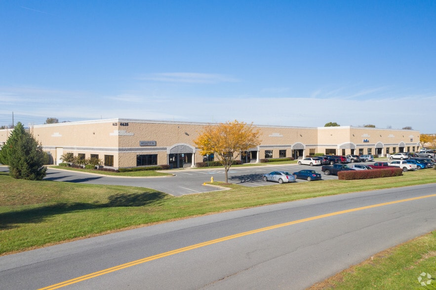 4635 Wedgewood Blvd, Frederick, MD for lease - Building Photo - Image 1 of 4