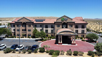 Holiday Inn Express & Suites Barstow Outlet - Motel