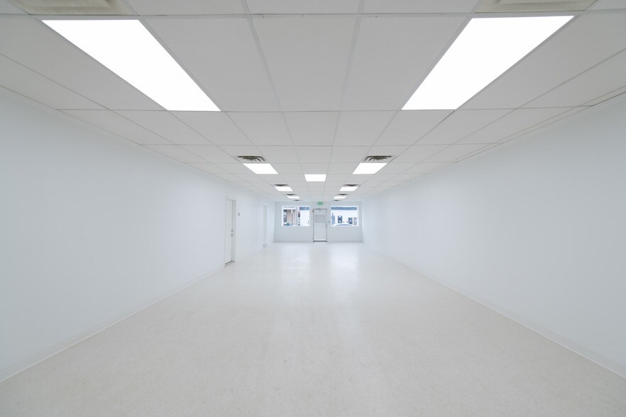 422 Eastern Blvd, Essex, MD for lease - Interior Photo - Image 3 of 11