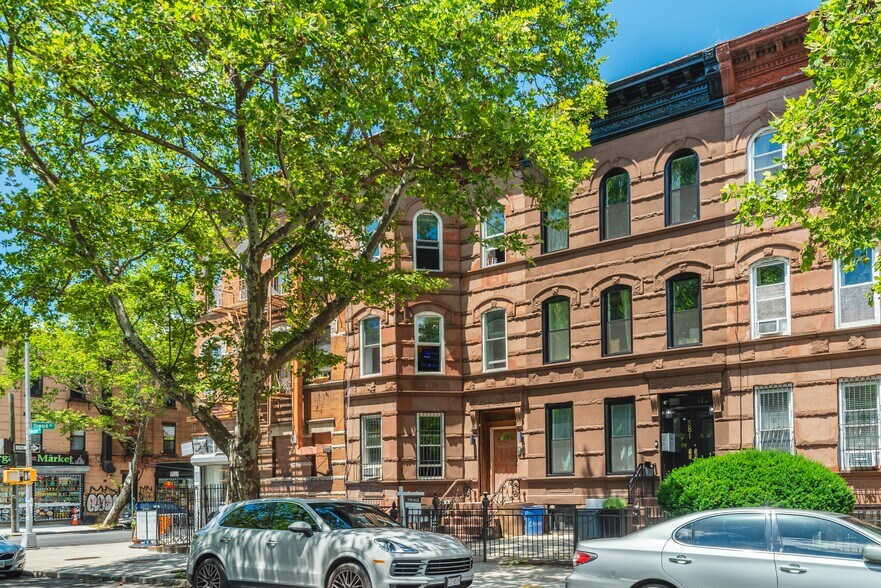 579 Decatur St, Brooklyn, NY à vendre - Photo principale - Image 1 de 39