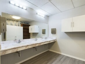 118 SW 330th St, Federal Way, WA for lease Interior Photo- Image 2 of 6