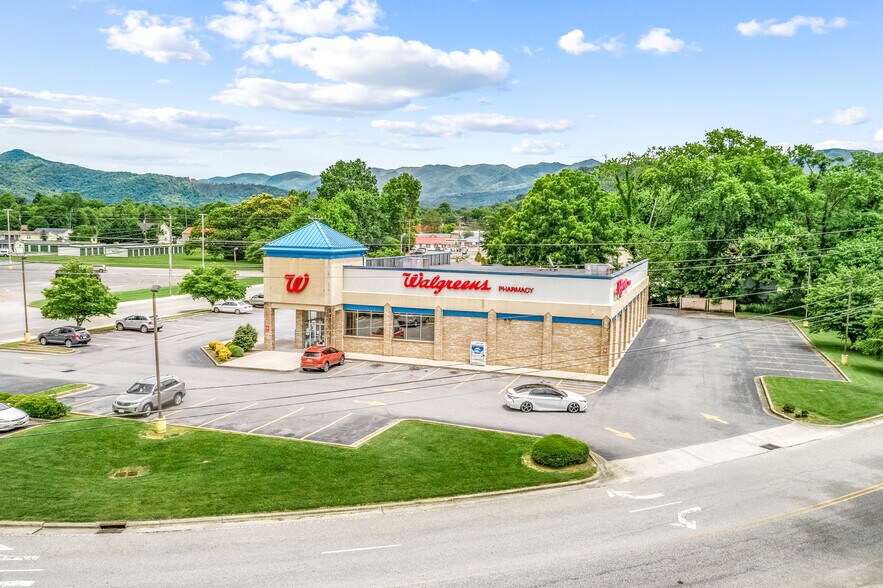 286 Main St, Andrews, NC for sale - Building Photo - Image 2 of 4