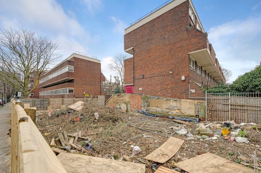 74 Pembroke St, London for sale - Building Photo - Image 3 of 7