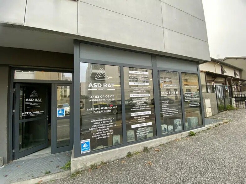 Multifamily in Feyzin for sale - Building Photo - Image 1 of 8