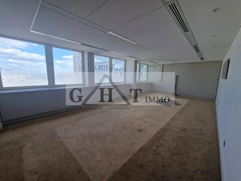 Office in Clichy for sale - Building Photo - Image 3 of 21