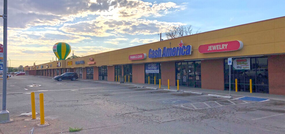 424-428 Yarbrough Dr, El Paso, TX for lease - Building Photo - Image 1 of 1