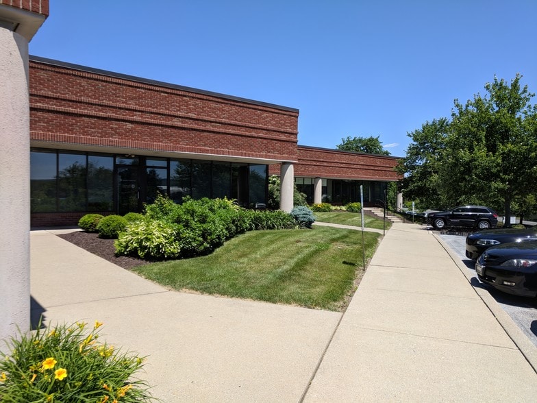 951 Marcon Blvd, Allentown, PA for lease - Primary Photo - Image 1 of 3