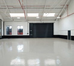 2 Chickenhall Ln, Eastleigh for lease Interior Photo- Image 1 of 2