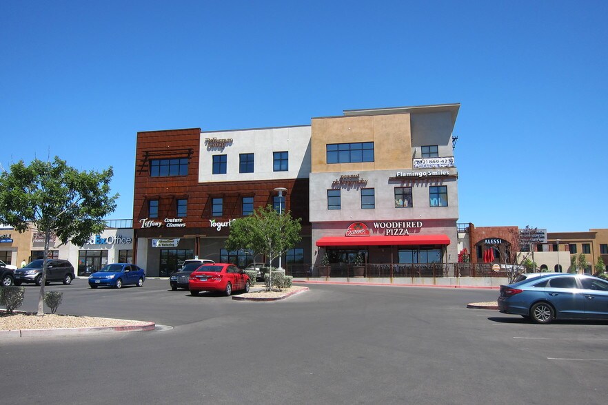 9516 W Flamingo Rd, Las Vegas, NV à louer - Photo du bâtiment - Image 2 de 15
