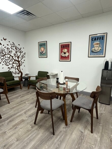 1690 S Congress Ave, Delray Beach, FL for lease - Building Photo - Image 3 of 21
