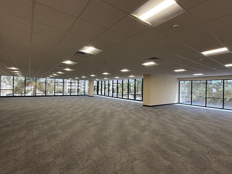4950 W Kennedy Blvd, Tampa, FL à louer - Photo intérieure - Image 3 de 8