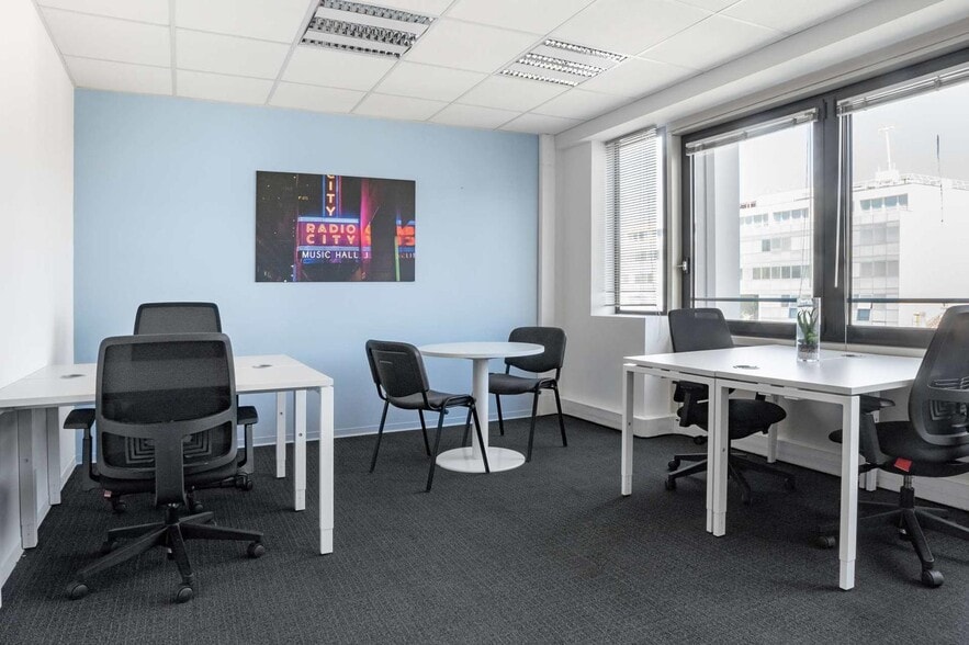 Office in Schiltigheim for lease - Building Photo - Image 1 of 10