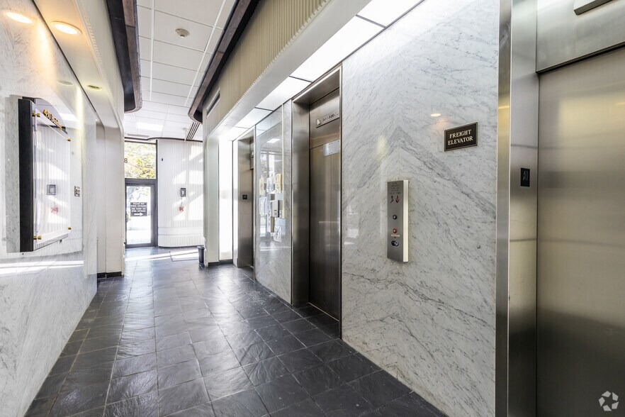 450 N Park Rd, Hollywood, FL for lease - Lobby - Image 2 of 8