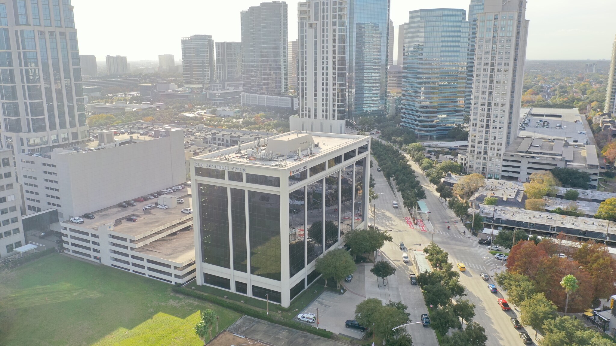 777 Post Oak Blvd, Houston, TX à louer Photo du bâtiment- Image 1 de 11