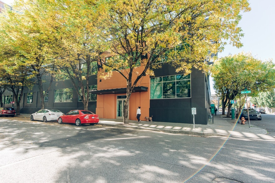 1233 NW 12th Ave, Portland, OR for lease - Building Photo - Image 2 of 9