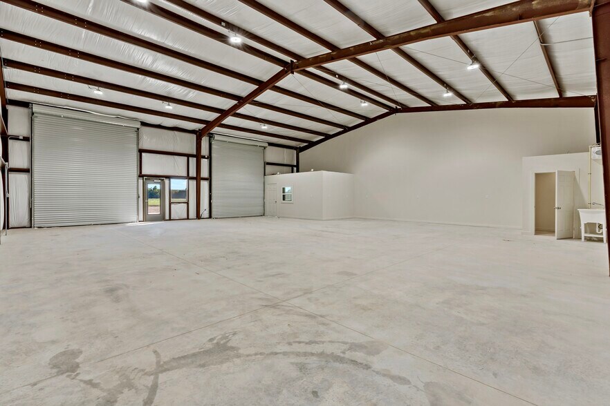 5501 Bonham St, Paris, TX à louer - Photo du bâtiment - Image 2 de 17