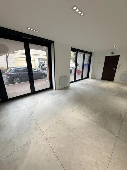 Office in Issy-les-Moulineaux for sale - Interior Photo - Image 3 of 5