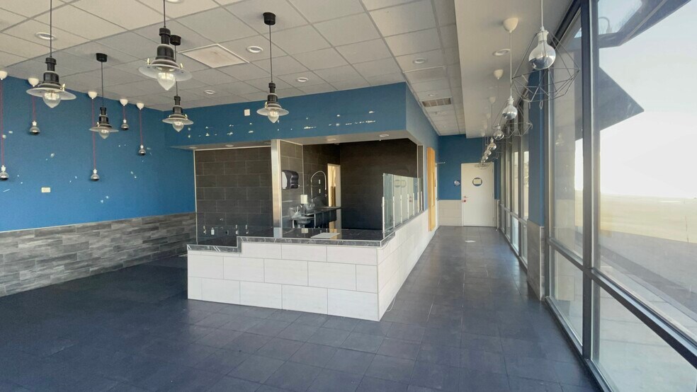 2675-2685 S Eastern Ave, Las Vegas, NV à louer - Photo du bâtiment - Image 3 de 14