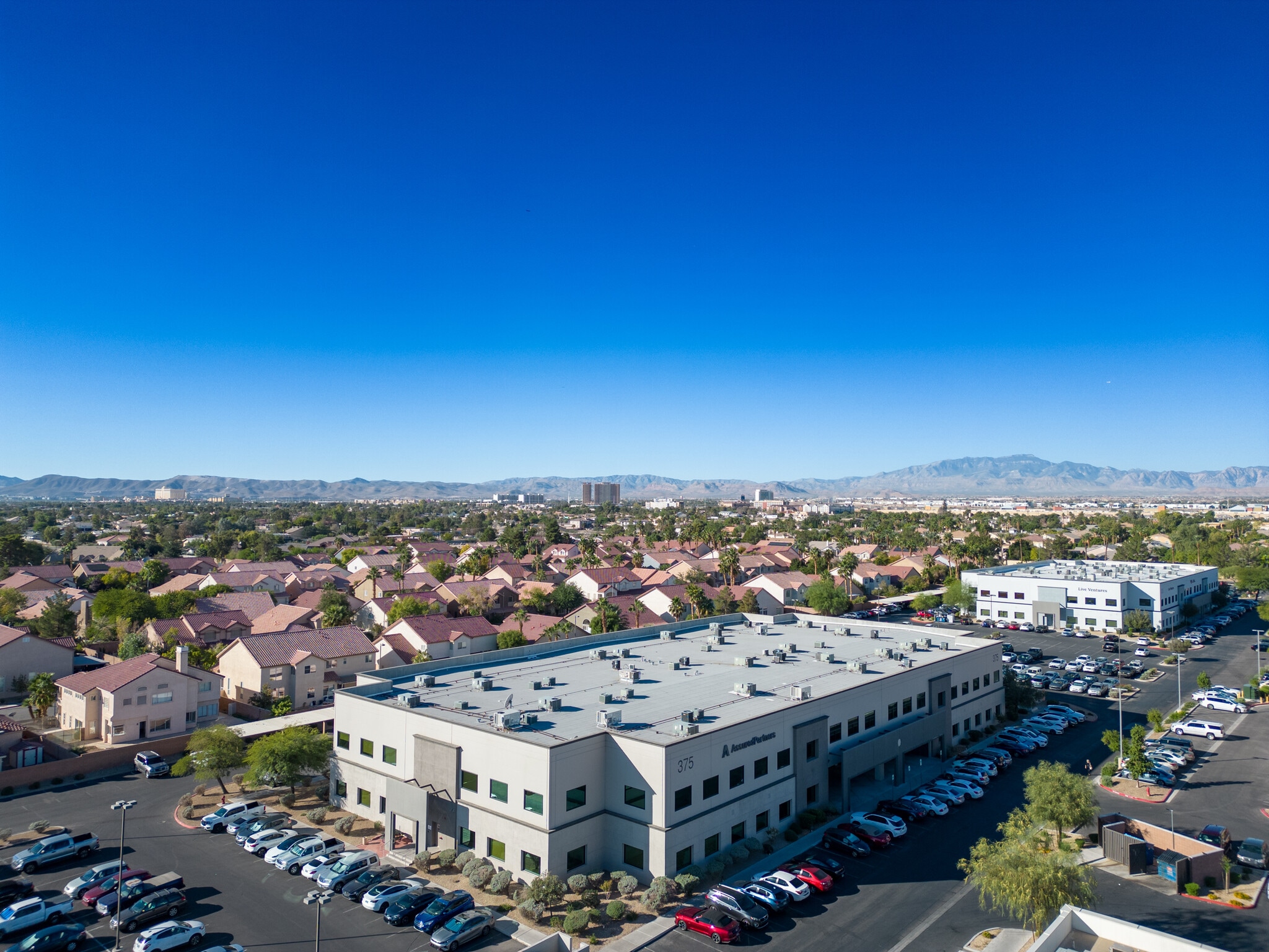 375 E Warm Springs Rd, Las Vegas, NV à louer Photo principale- Image 1 de 16