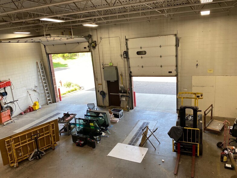 2597-2599 N Cleveland Ave, Roseville, MN à louer - Photo du bâtiment - Image 2 de 11