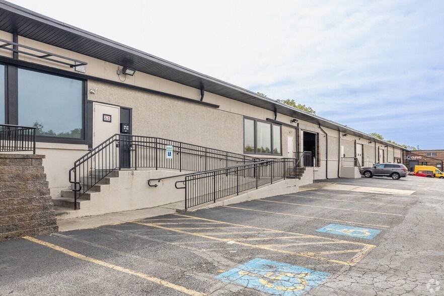 2840 Pine Rd, Huntingdon Valley, PA for lease - Building Photo - Image 2 of 6