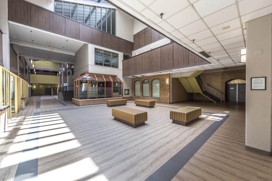 379 Dundas St, London, ON à louer - Photo du bâtiment - Image 3 de 17