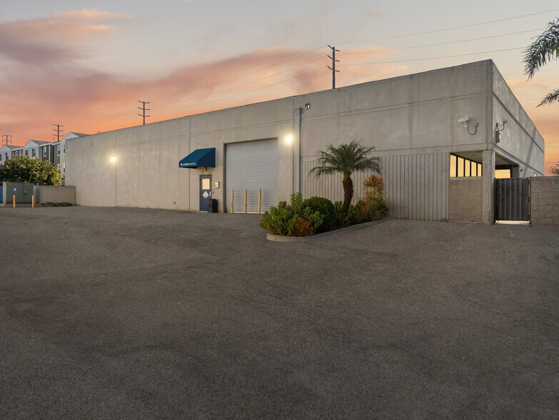 2350 S Central Ave, Compton, CA à louer - Photo du bâtiment - Image 2 de 44