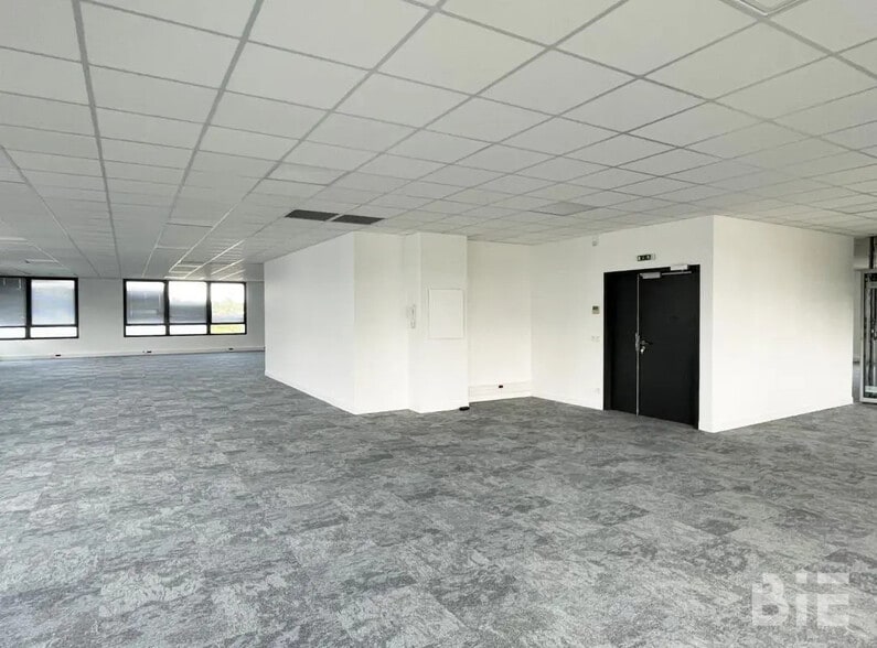 Office in Mérignac for lease - Interior Photo - Image 3 of 7