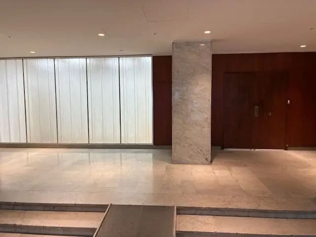 Commerce de détail dans Paris à vendre - Hall d’entrée - Image 1 de 8