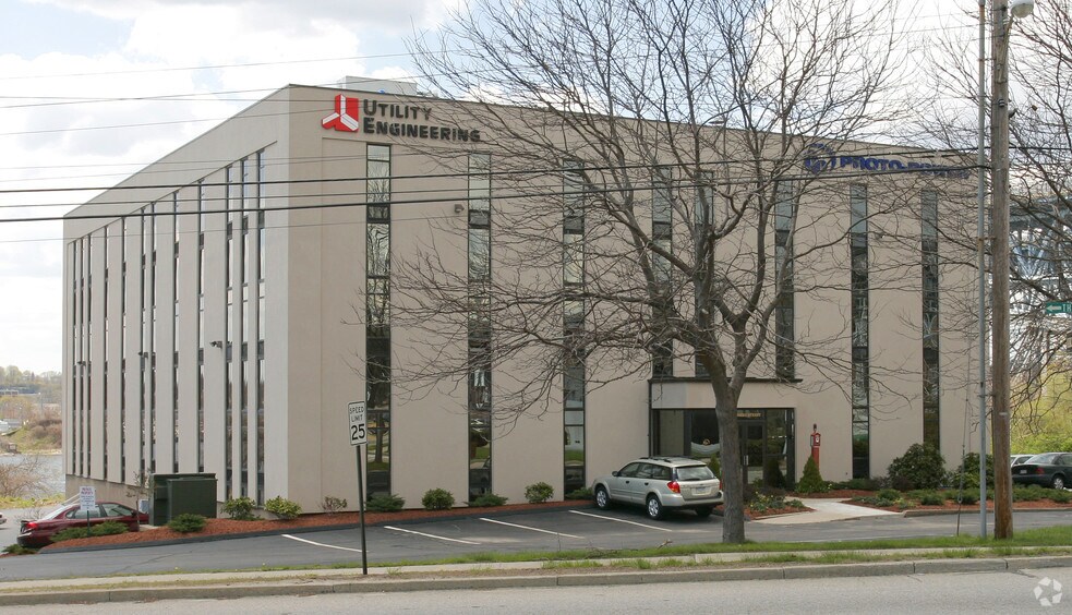 15 Thames St, Groton, CT à louer - Photo du bâtiment - Image 2 de 31