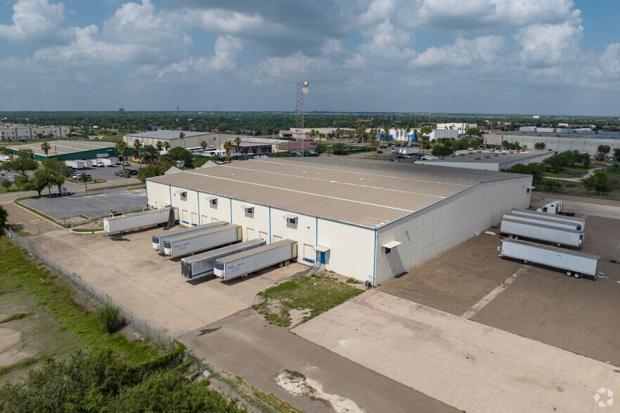 3801 W Ursula Ave, McAllen, TX à louer - Aérien - Image 3 de 6