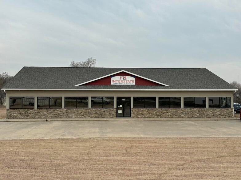 1601 S Ohlman St, Mitchell, SD for sale - Building Photo - Image 2 of 4