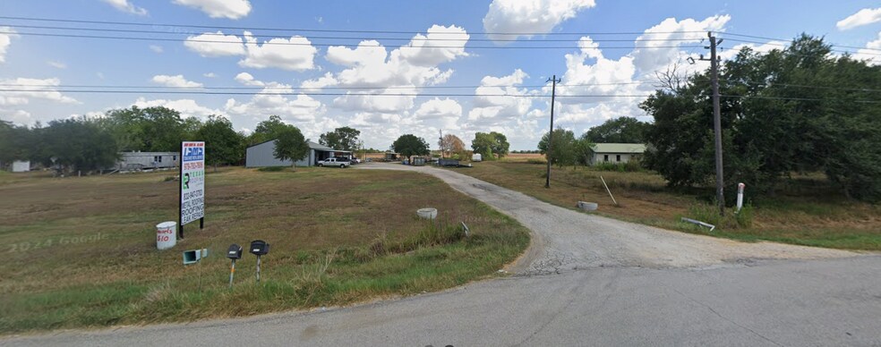 8915 Highway 36, Needville, TX à vendre - Photo du bâtiment - Image 2 de 2