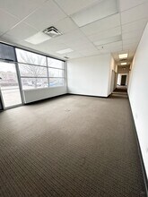 975 Thomas Ave, Winnipeg, MB à louer Photo intérieure- Image 1 de 6