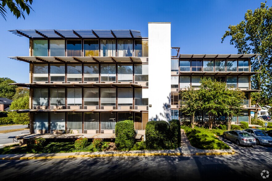 7100 Baltimore Ave, College Park, MD à louer - Photo du bâtiment - Image 2 de 4