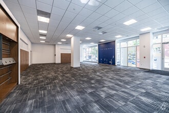 2111 E Ivanhoe Pl, Milwaukee, WI for lease Interior Photo- Image 1 of 11