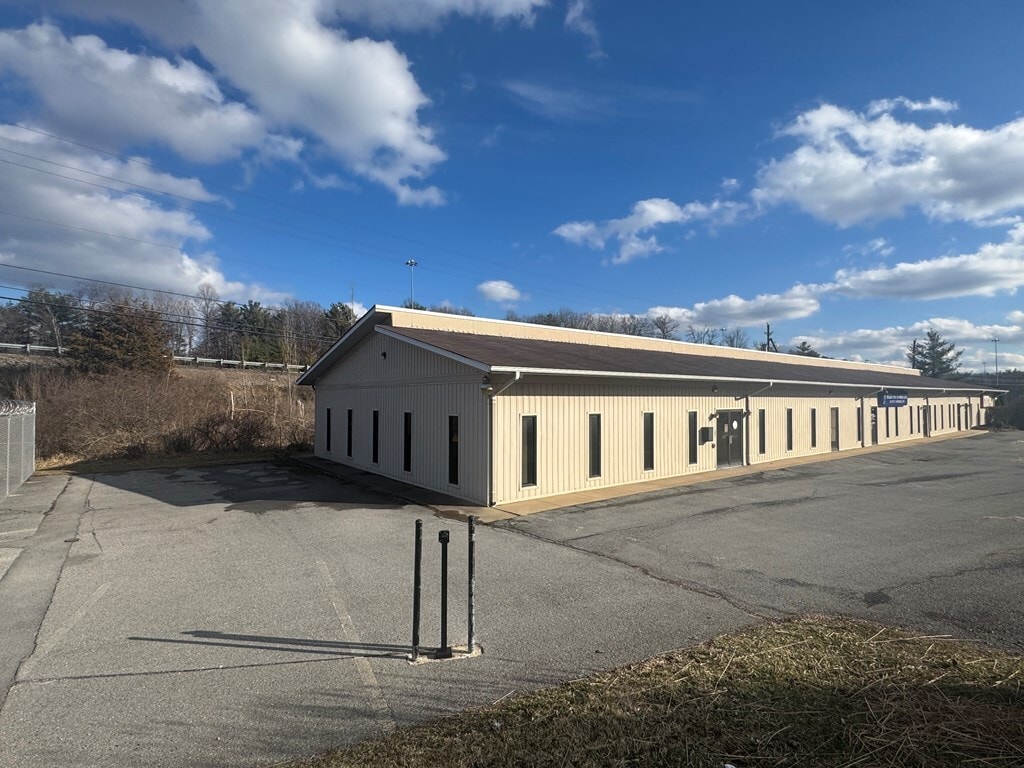 313 Harper Park, Beckley, WV for lease Primary Photo- Image 1 of 11