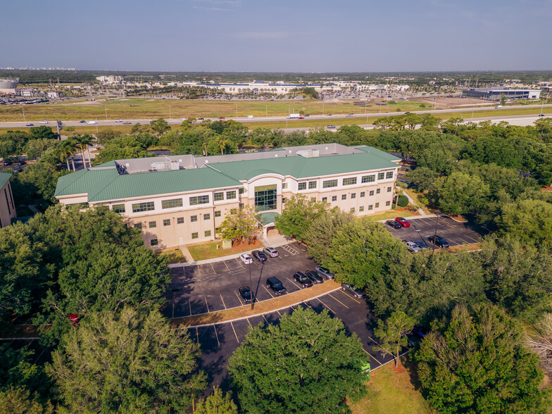 6151 Lake Osprey Dr, Sarasota, FL for lease - Aerial - Image 2 of 10