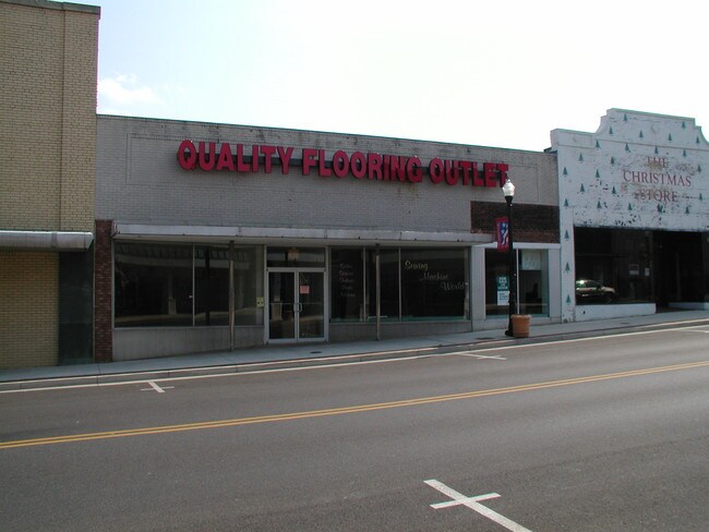 More details for 322 W Main St, Waynesboro, VA - Retail for Sale