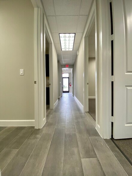 20008 Champion Forest Dr, Spring, TX à louer - Photo intérieure - Image 2 de 7