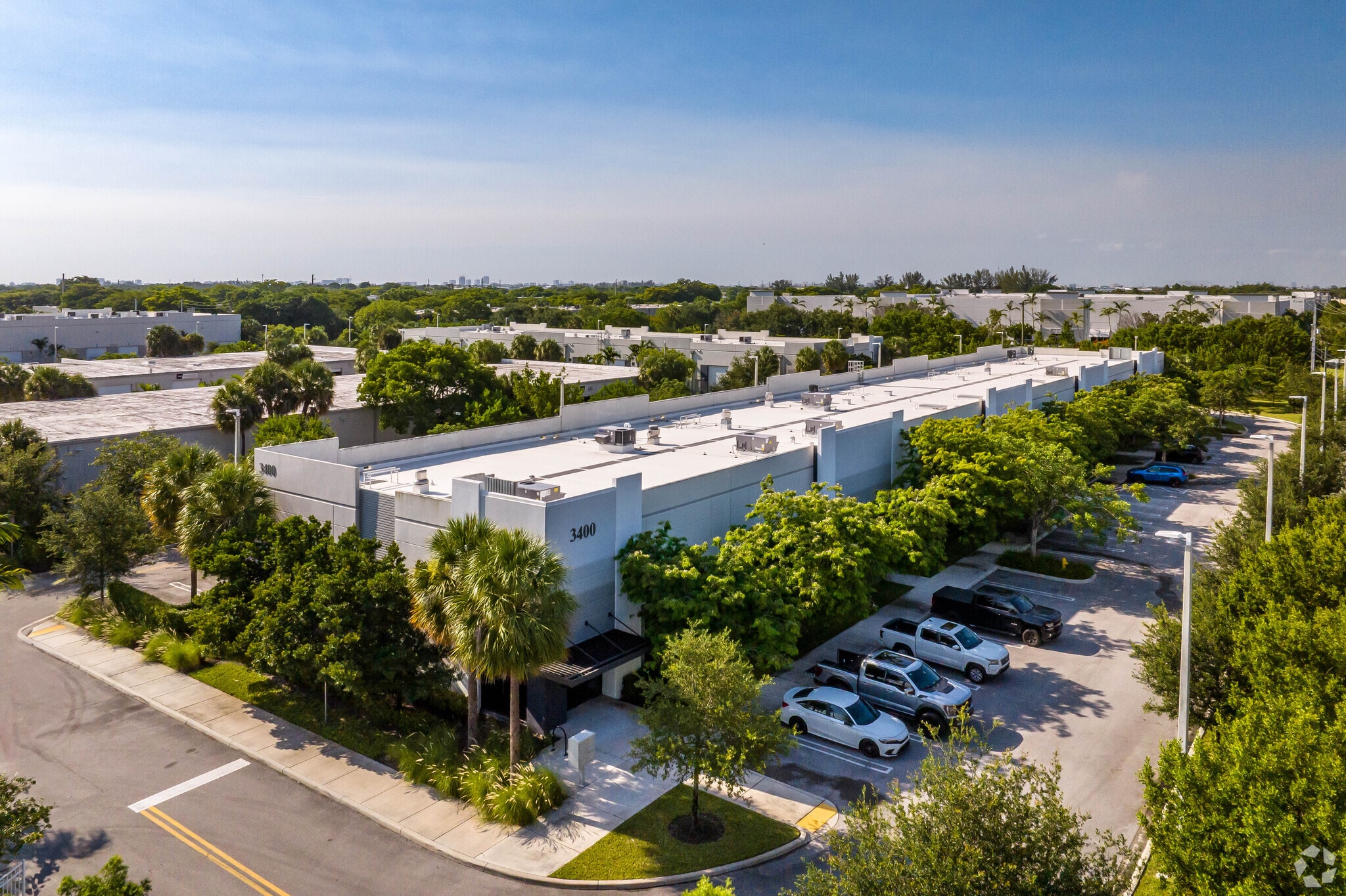 3420 NW 27th Ave, Pompano Beach, FL à louer Aérien- Image 1 de 11