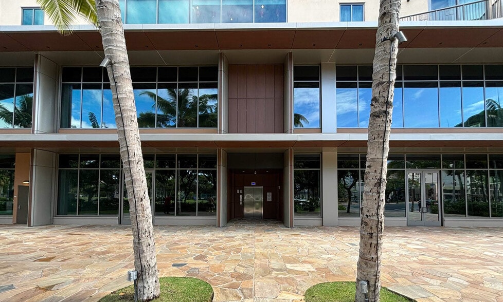 2080 Kalakaua Ave, Honolulu, HI à vendre - Photo du bâtiment - Image 3 de 9