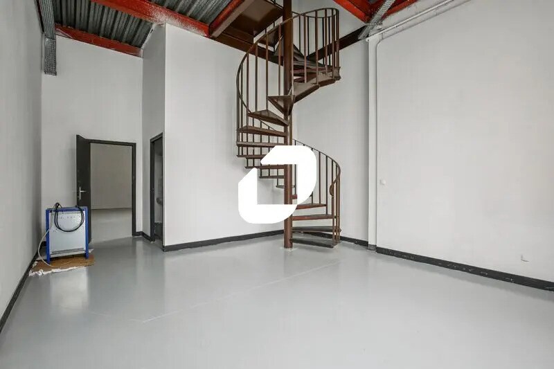 Rue Jacques Robert, Le Thillay for lease - Interior Photo - Image 3 of 5