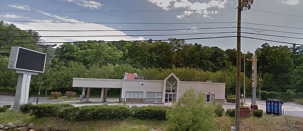 199 Charlotte Hwy, Asheville, NC à louer - Photo du bâtiment - Image 1 de 9