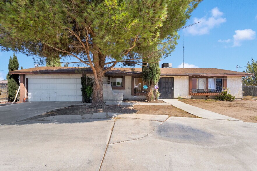 14720 Main St, Hesperia, CA à vendre - Photo du bâtiment - Image 2 de 35