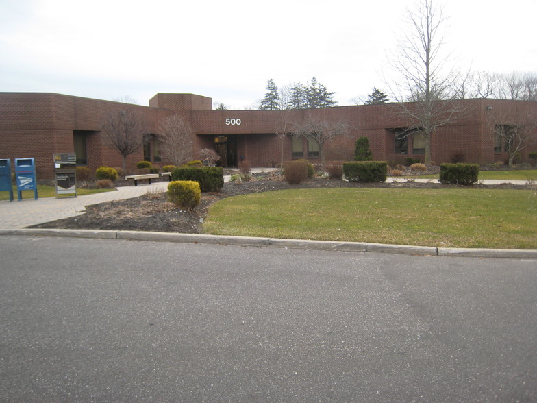 500 Montauk Hwy, West Islip, NY à louer - Photo du b timent - Image 1 de 22