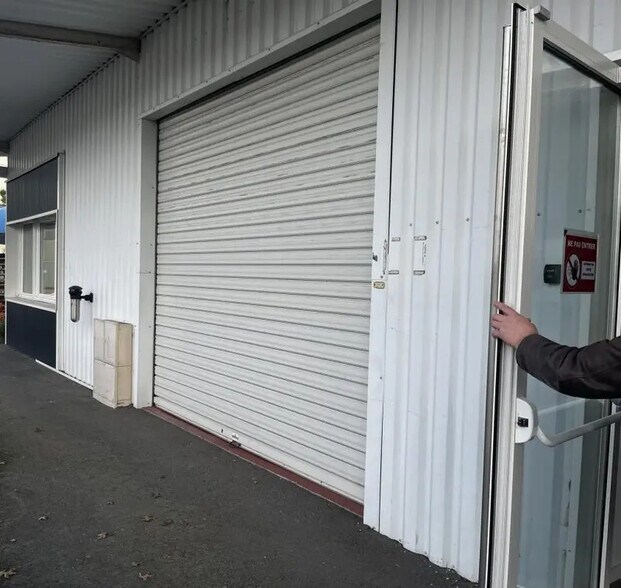 Office in Martillac for lease - Building Photo - Image 2 of 15