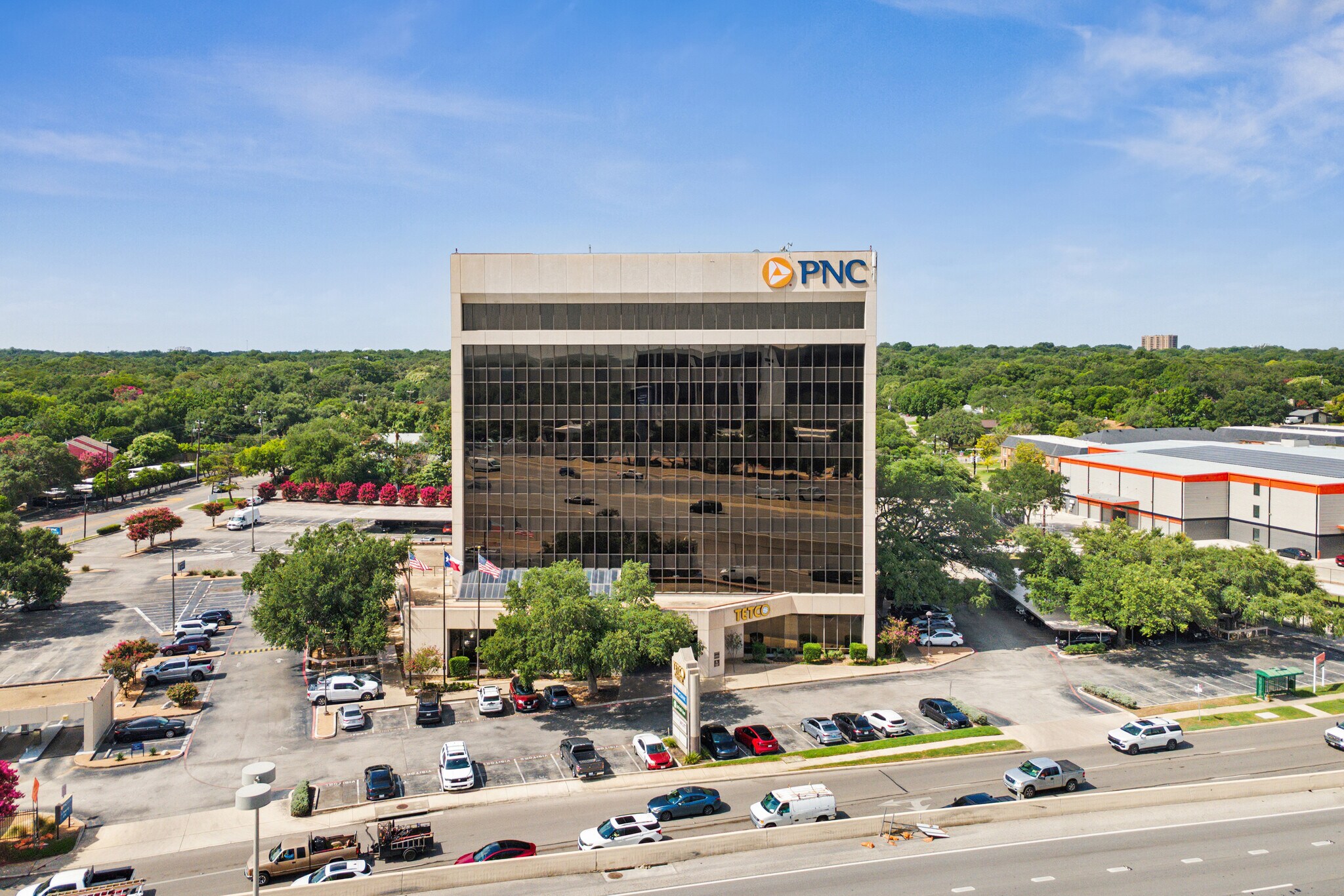1100 NE Loop 410, San Antonio, TX à louer Photo principale- Image 1 de 12